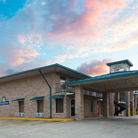 Days Inn By Wyndham Forest Bagian luar foto