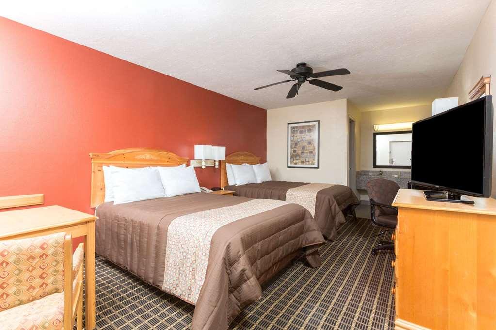 Days Inn By Wyndham Forest Ruang foto